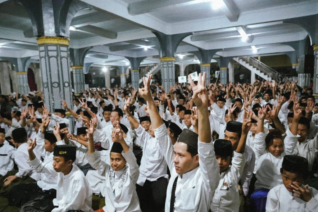 Pimpinan Ponpes Fauzan Garut: Mahfud MD Kebanggaan Santri dan Kyai