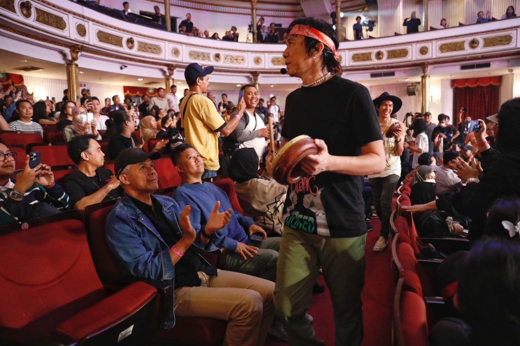 Nonton Konser Ultah Slank ke-40, Ganjar Melebur Bareng Slankers dan Bernostalgia