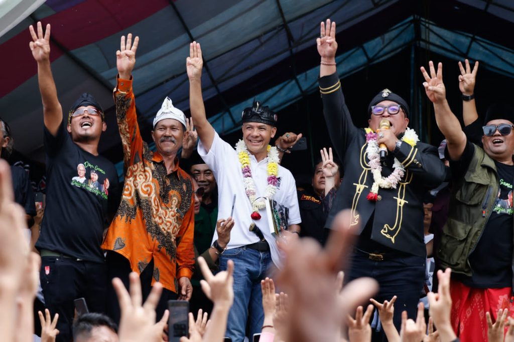Ganjar Pranowo Hadiri Panen Raya Bandeng, Petani Tambak Karawang: Beliau Bagaikan Saudara