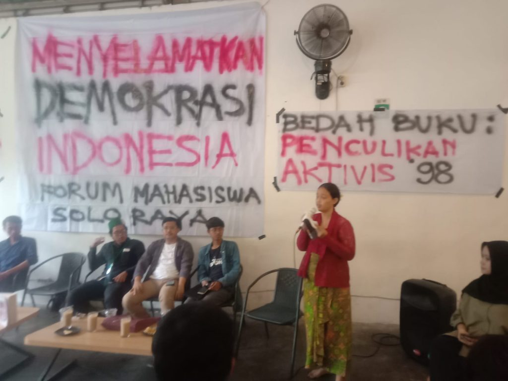 Bedah Buku ‘Kronik Penculikan Aktivis dan Kekerasan Negara 1998’ Lahirkan Pernyataan Sikap Forum Mahasiswa Solo Raya