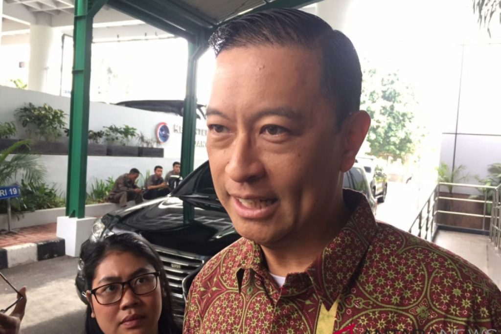 Tom Lembong Minta Menteri yang Ikut Kampanye Mundur Seperti Mahfud