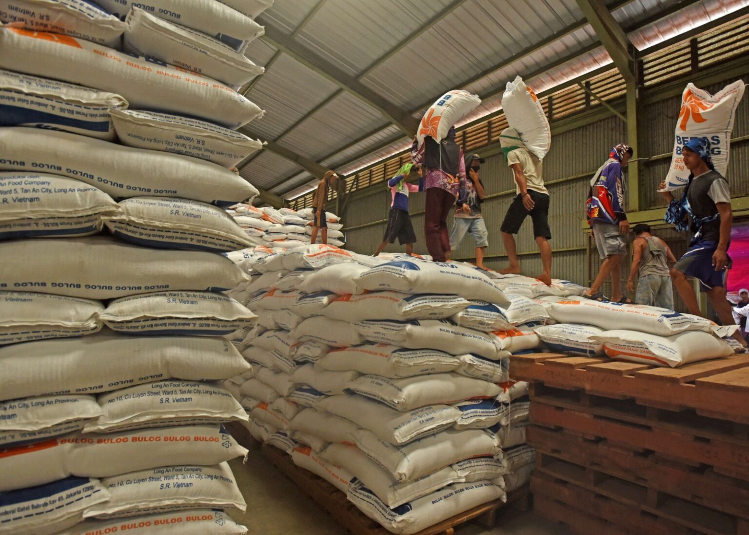 Bapanas Salurkan 258,15 Cadangan Pangan Pemerintah ke Daerah Bencana