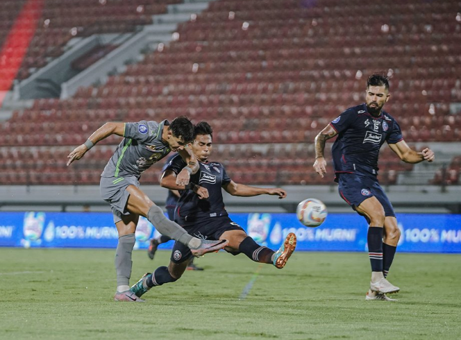 Persebaya Menangi ‘Derby Jatim’ di Bali