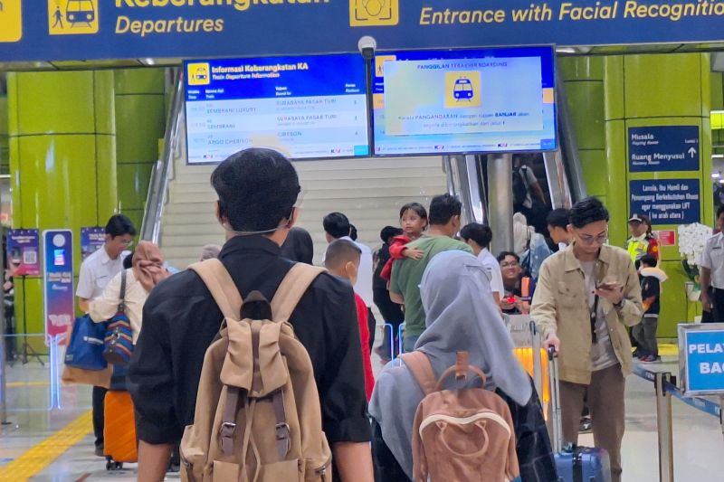 17.994 Orang Tinggalkan Jakarta Lewat Stasiun Gambir di H-5 Lebaran